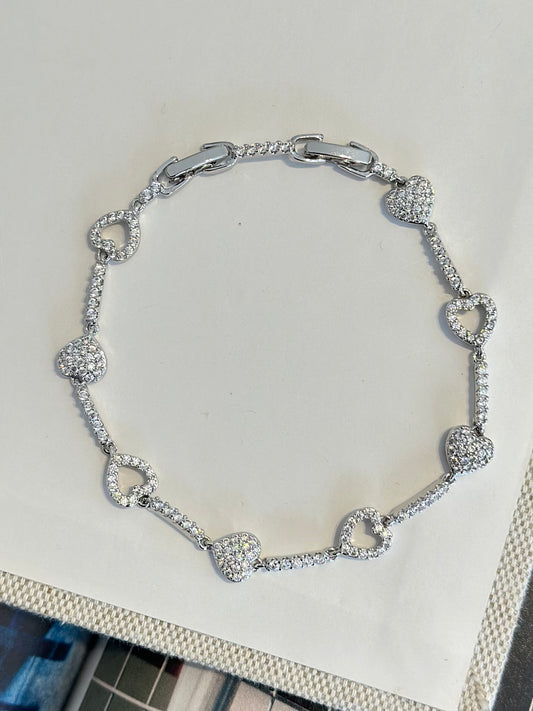 Zirkon Gümüş Renk Kalp Bileklik