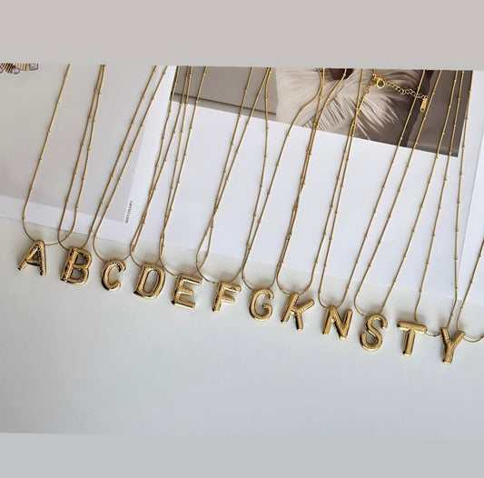 Gold Renk Balon Çelik Harf Kolye