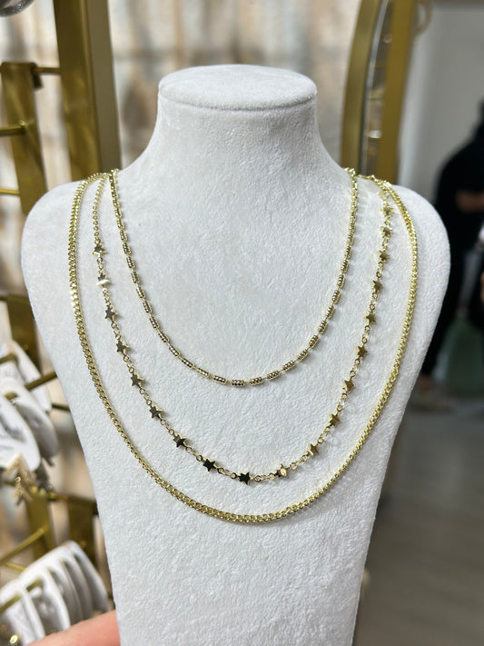 Tek Kilit 3'lü Yıldız Detay Kombin Kolye