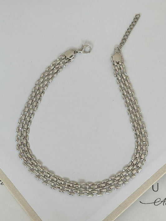 Gümüş Rengi Choker Kolye