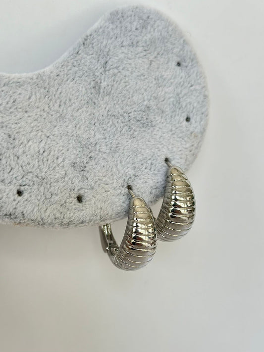 Gümüş Renk Çizgi Halka Küpe