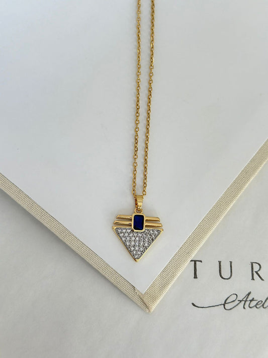 Lacivert Detay Mini Üçgen Kolye