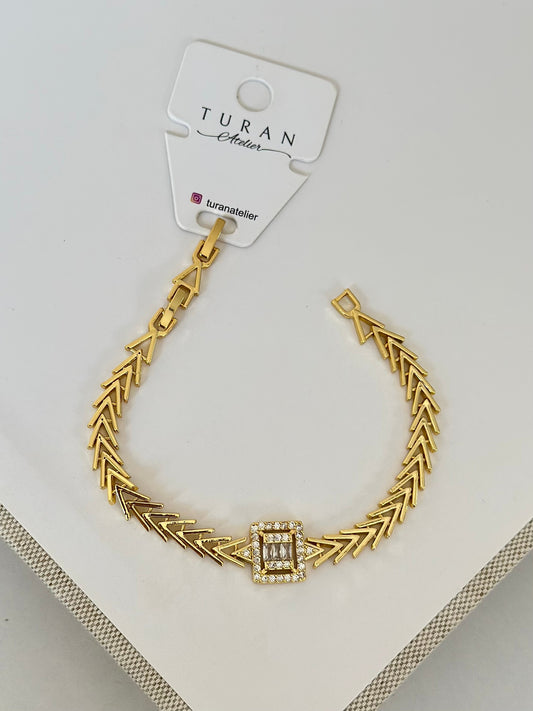 Baget Taş Detaylı V Bileklik