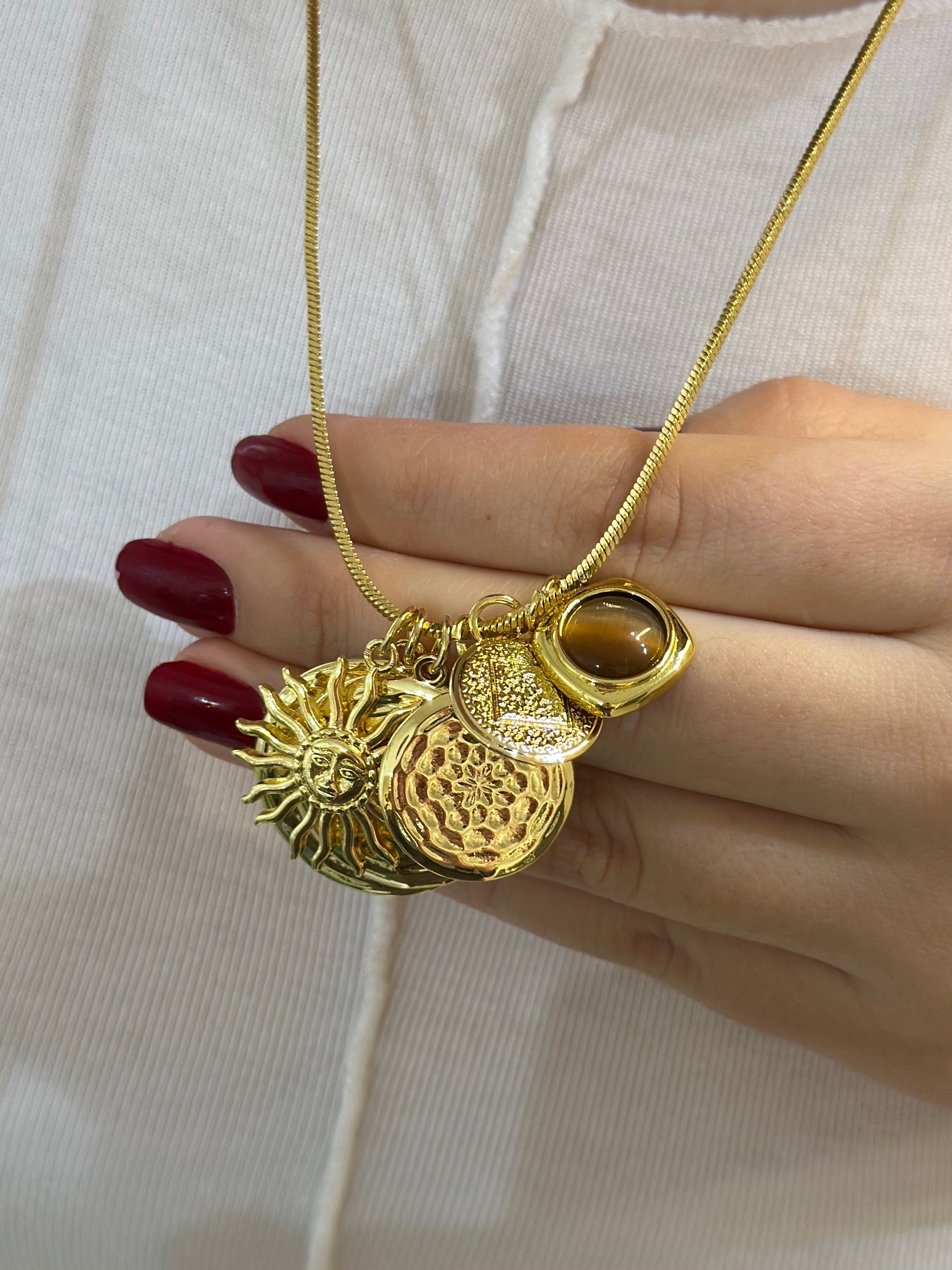 Çoklu Çelik Charm Kolye Kahverengi Detay