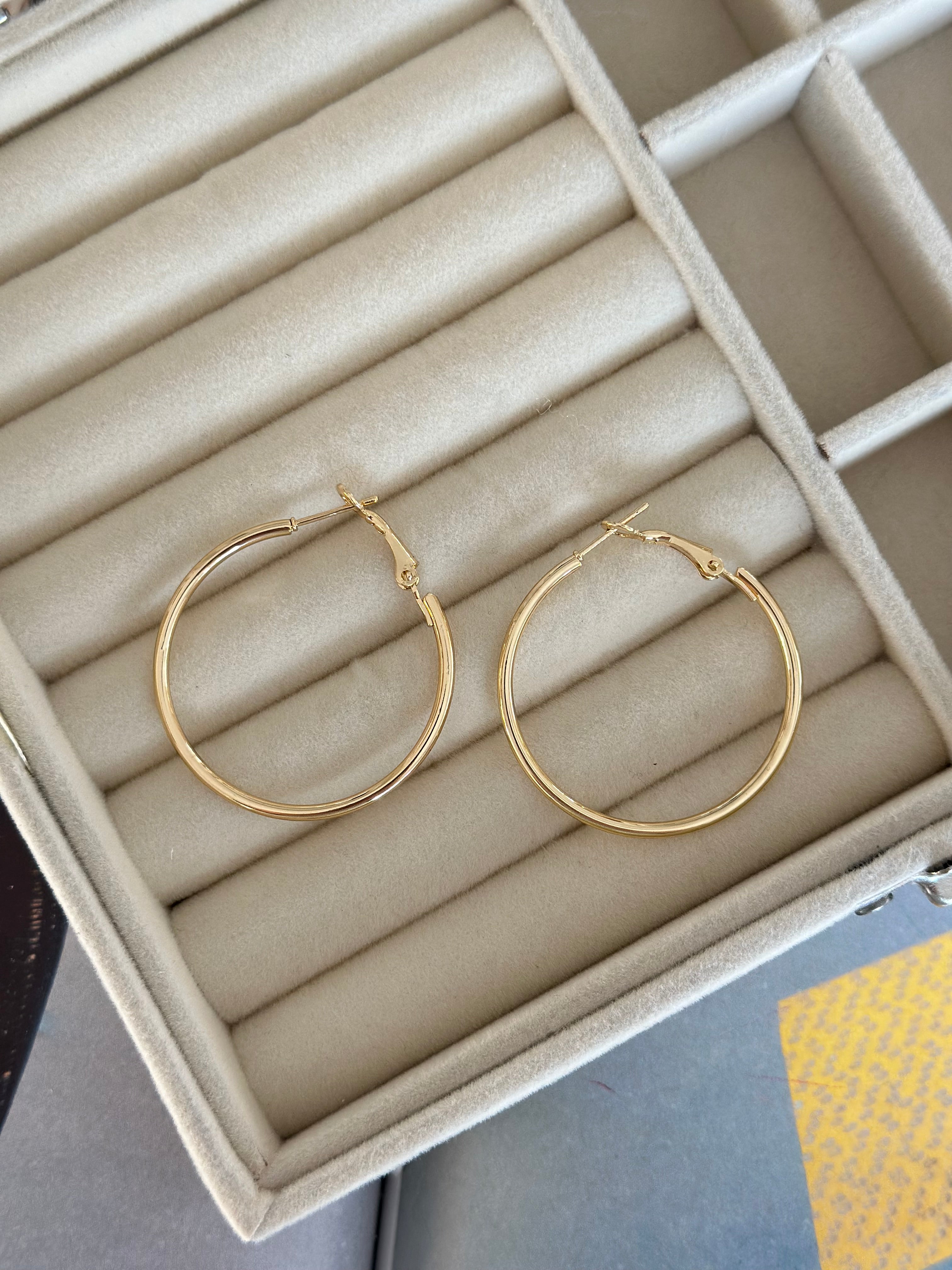 Klasik Bombe Halka Küpe İç Çap Ölçüsü: 3 cm