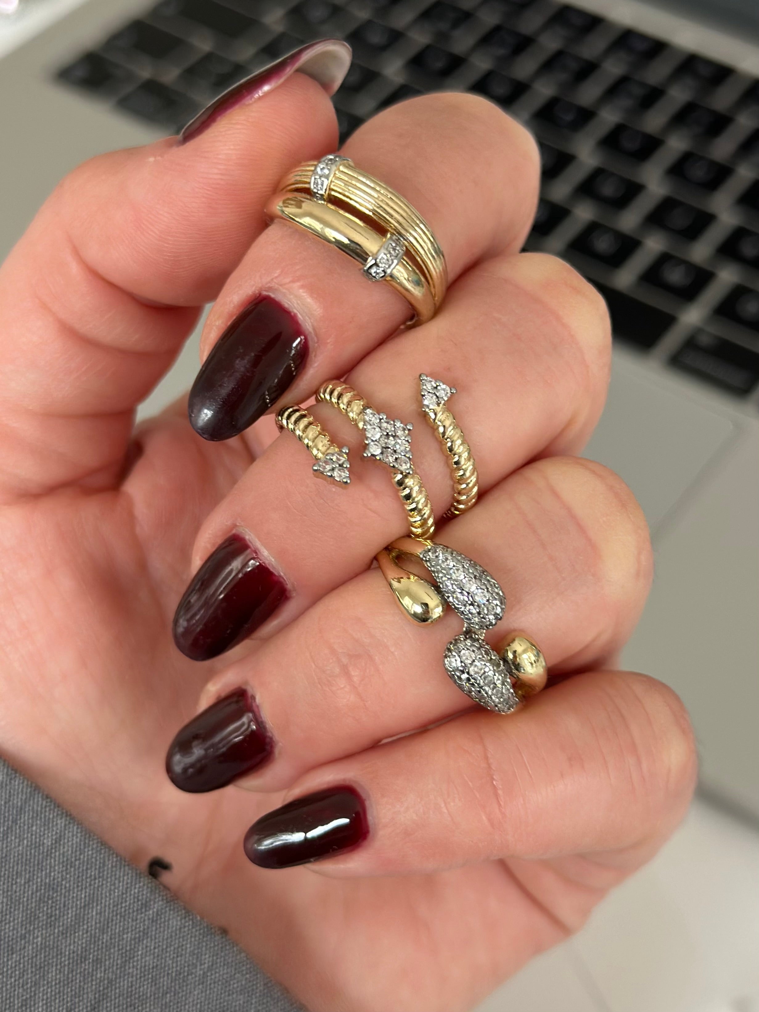 Özel Seri Üçgen Tasarım Yüzük