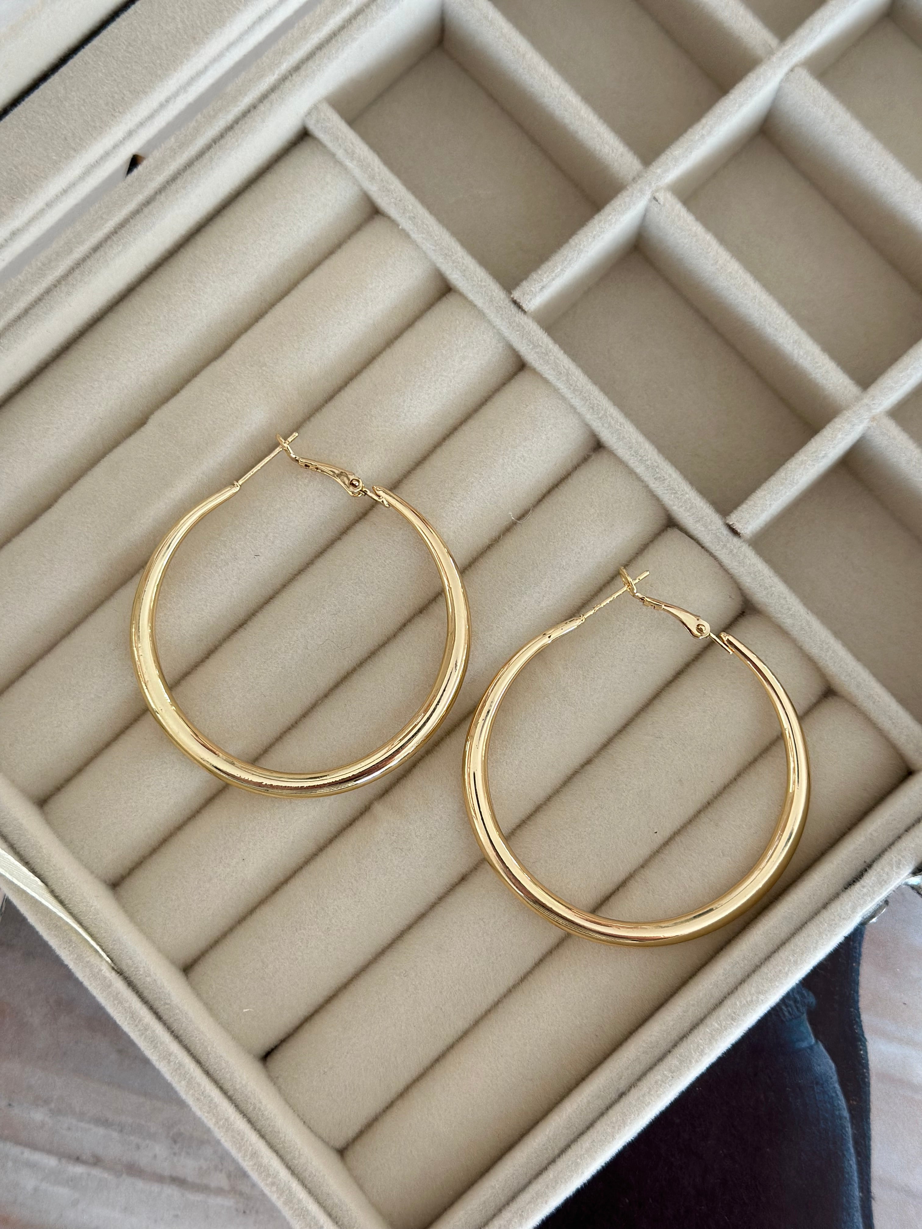 Bombe Halka Küpe İç Çap Ölçüsü: 4 cm