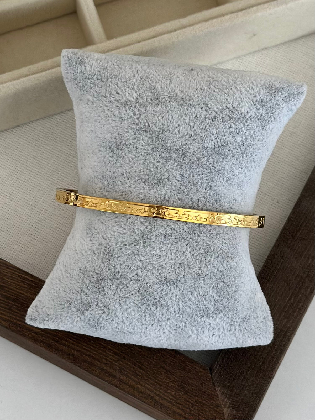 Yıldız Detay İnce Çelik Kelepçe