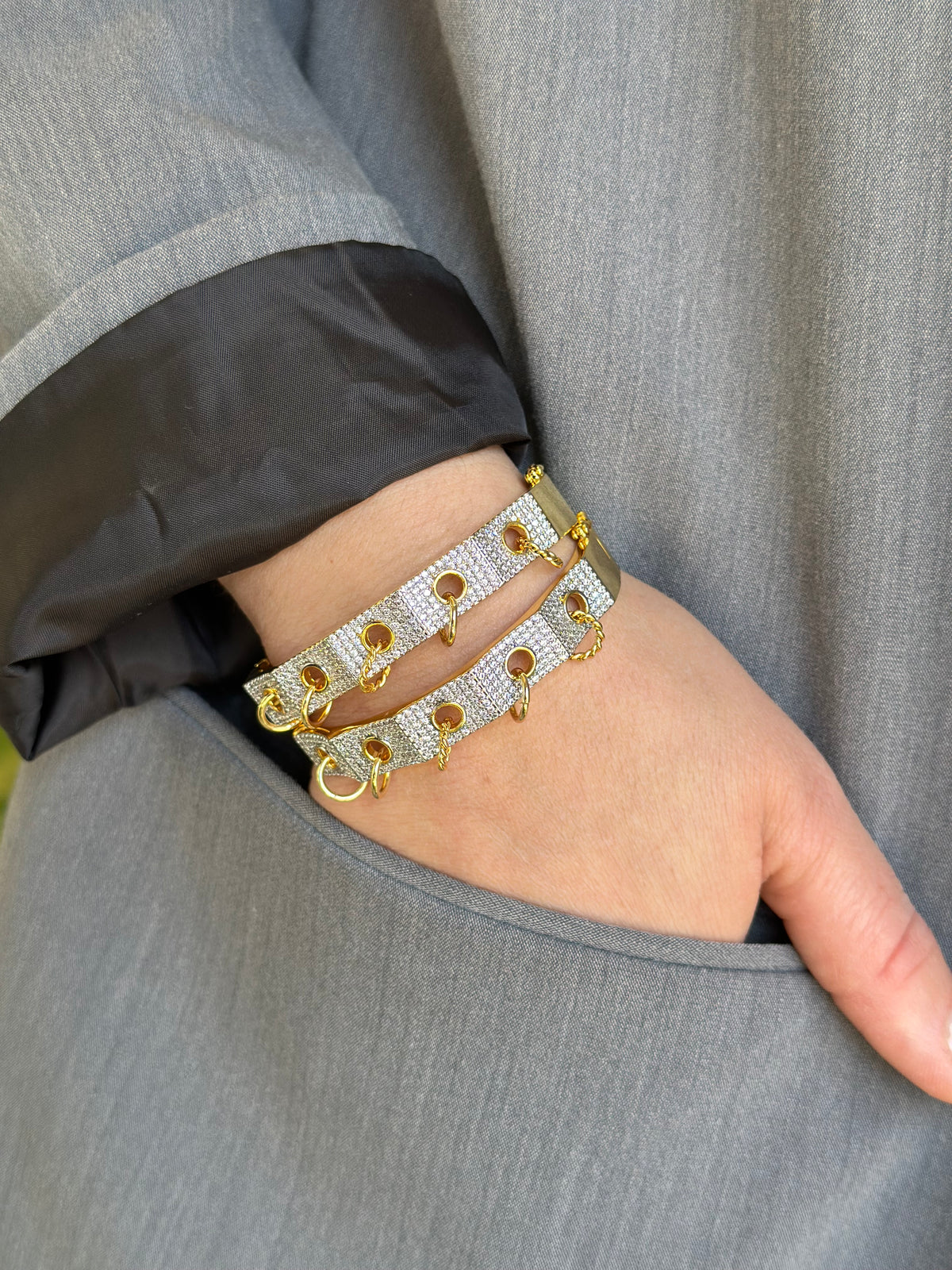 Özel Seri Spinelli Zirkon Kelepçe