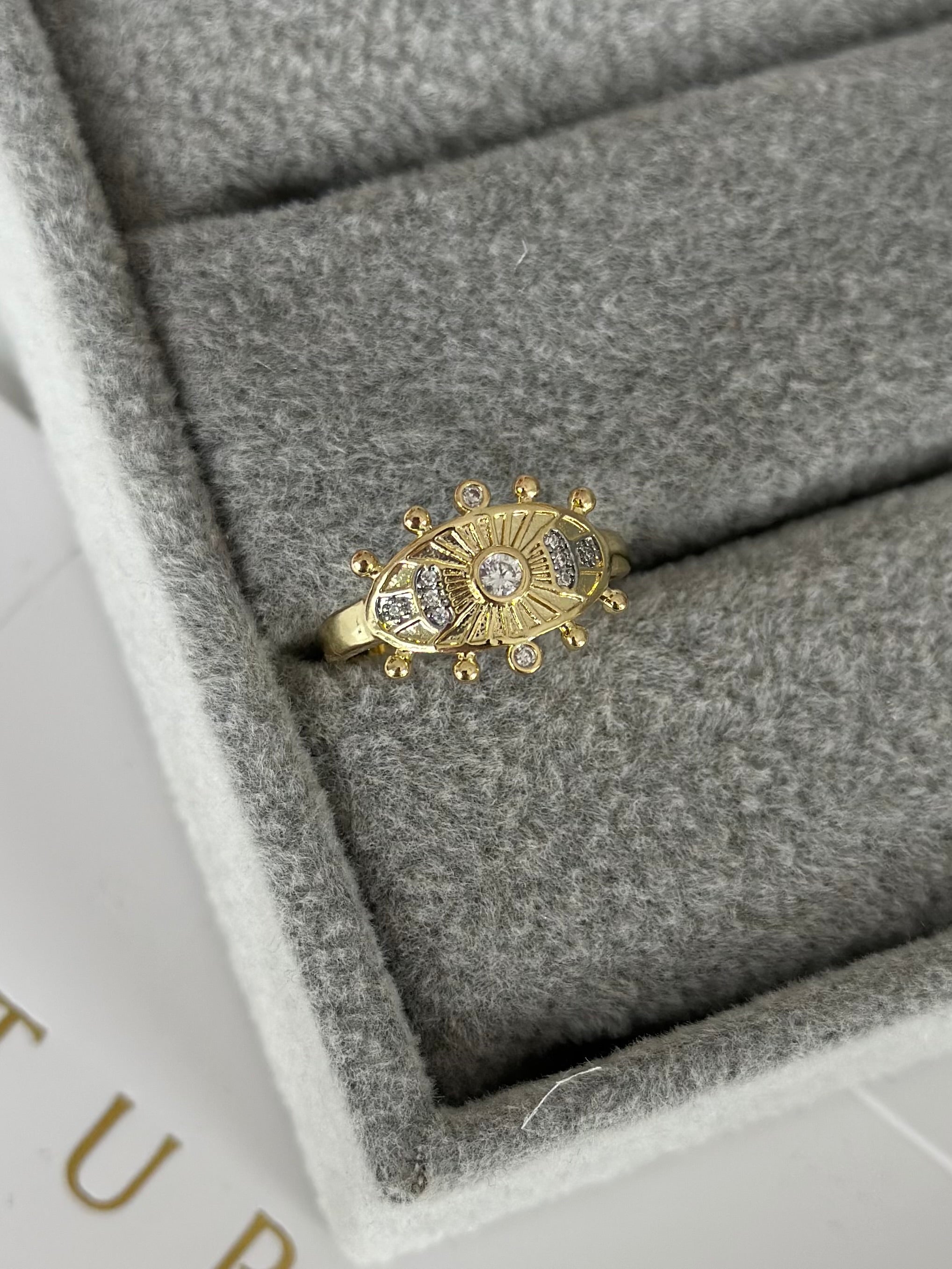 Özel Seei Topçuk Göz Yüzük