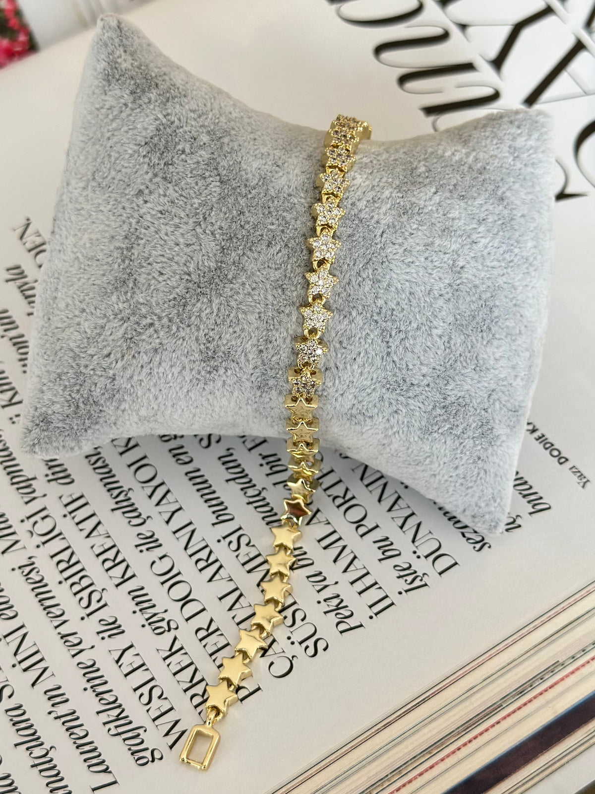 Yarım Taşlı Gold Yıldız Bileklik