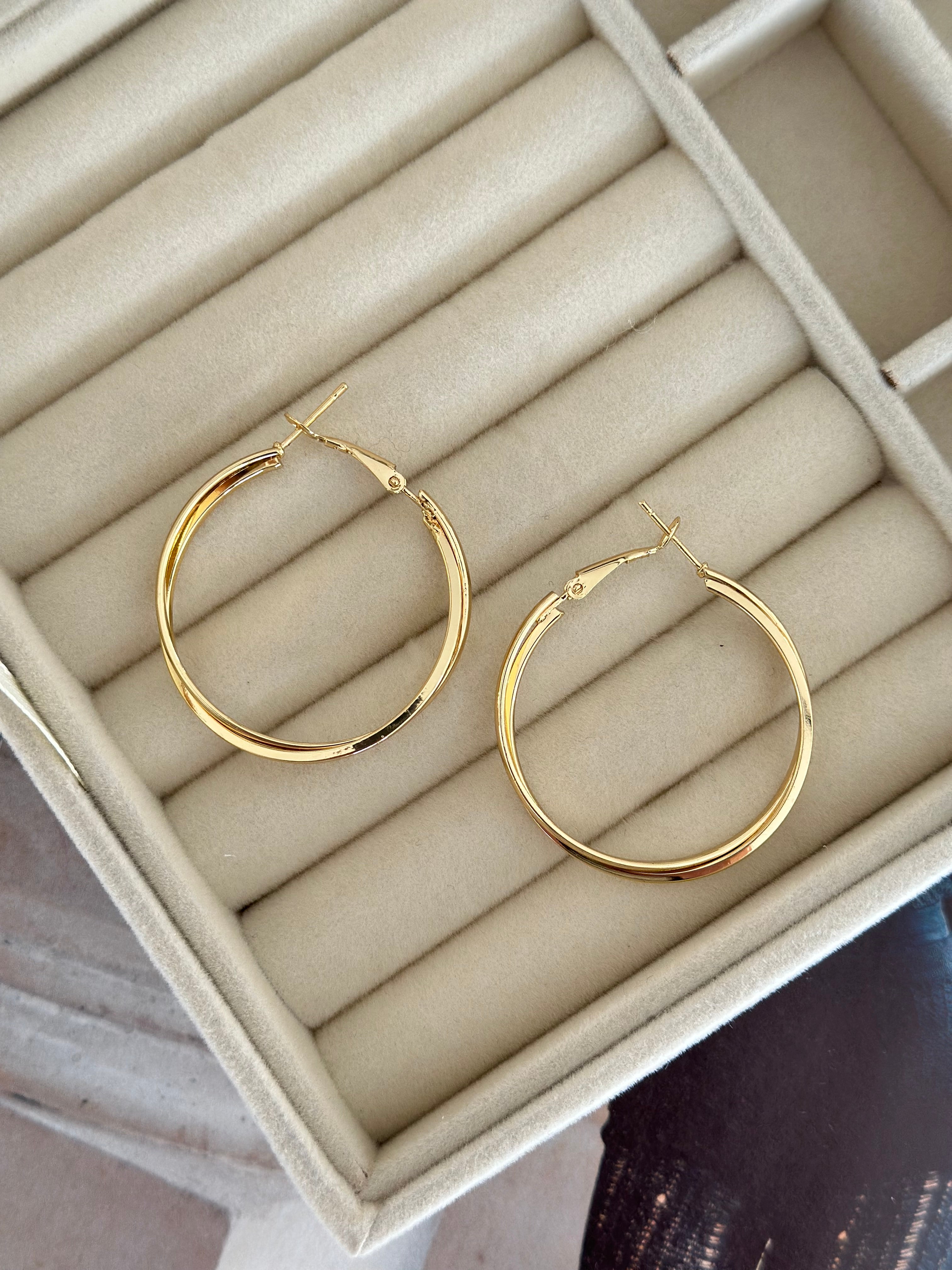 İkili Burgu Halka Küpe İç Çap Ölçüsü: 3 cm