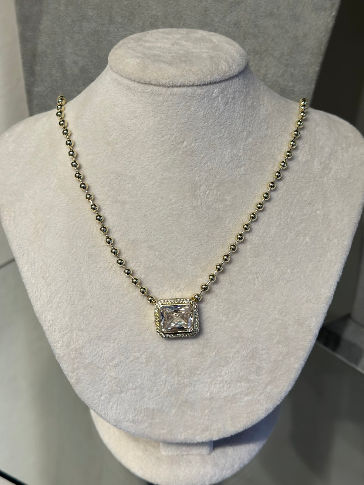 Baget Model Dorika Zincir Kolye