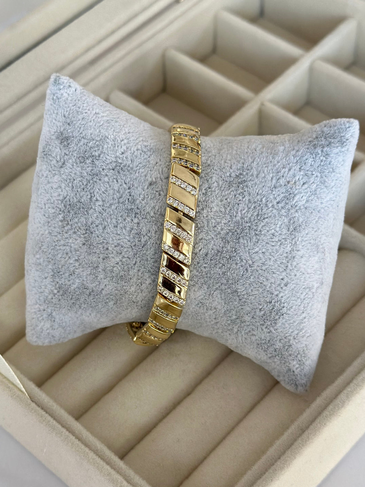 Özel Seri 14K Renk Şerit Taşlı Bileklik