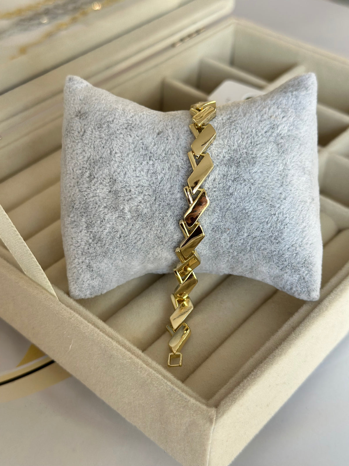 ￼Özel Seri 14K Renk Yatay Dikdörtgen Bileklik