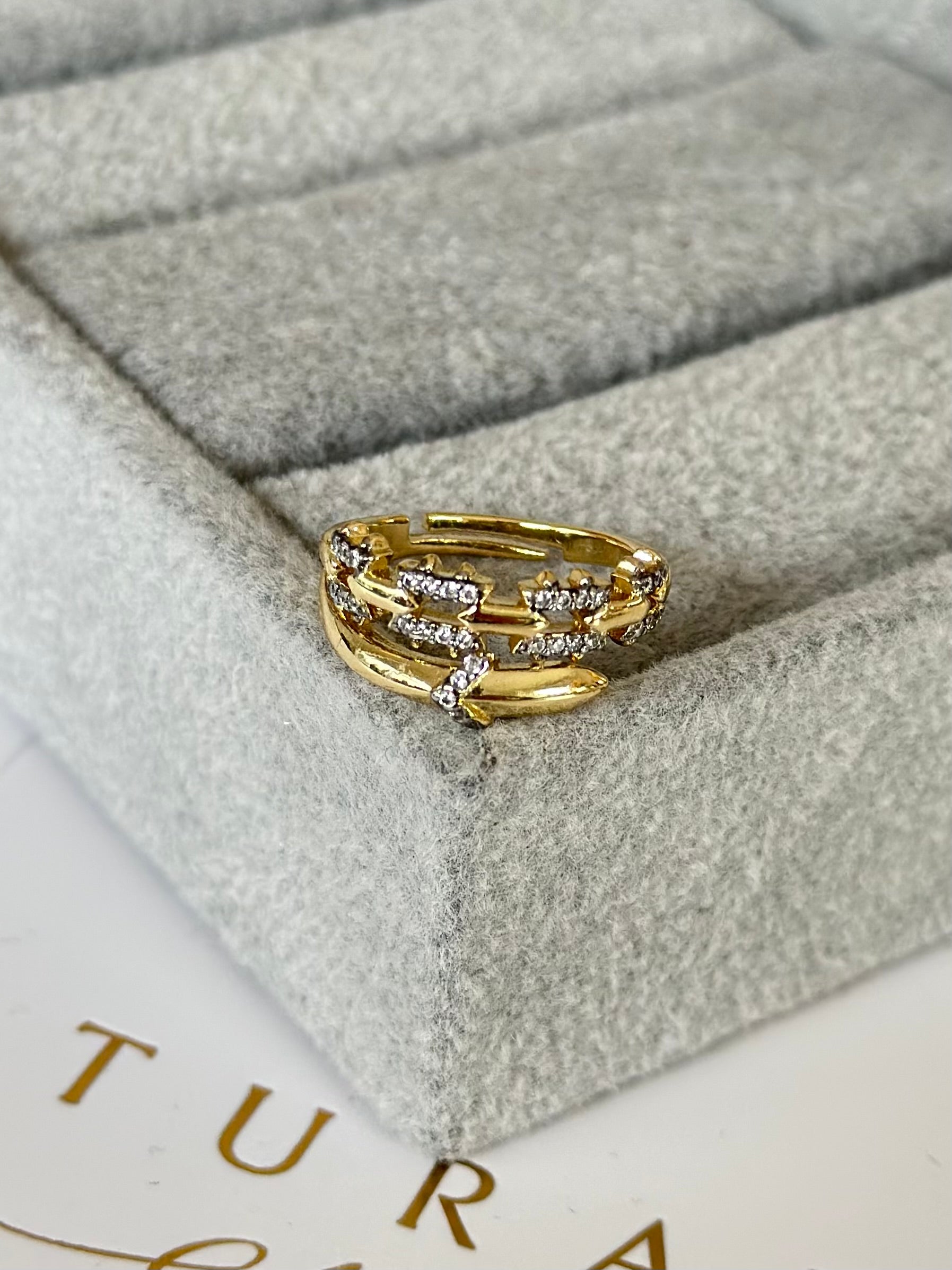 Özel Seri Ok Tasarım Yüzük