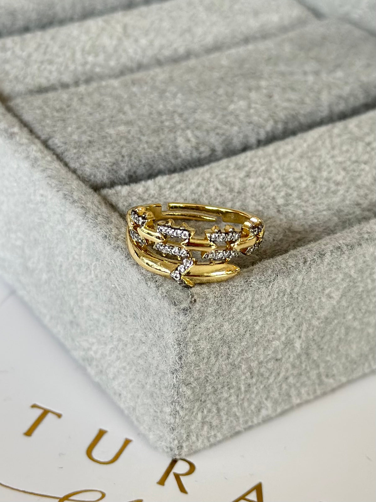 Özel Seri Ok Tasarım Yüzük