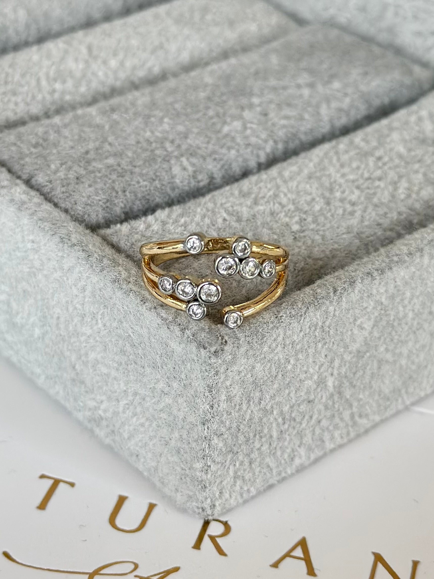 Özel Seri Damla Taşlı Yüzük