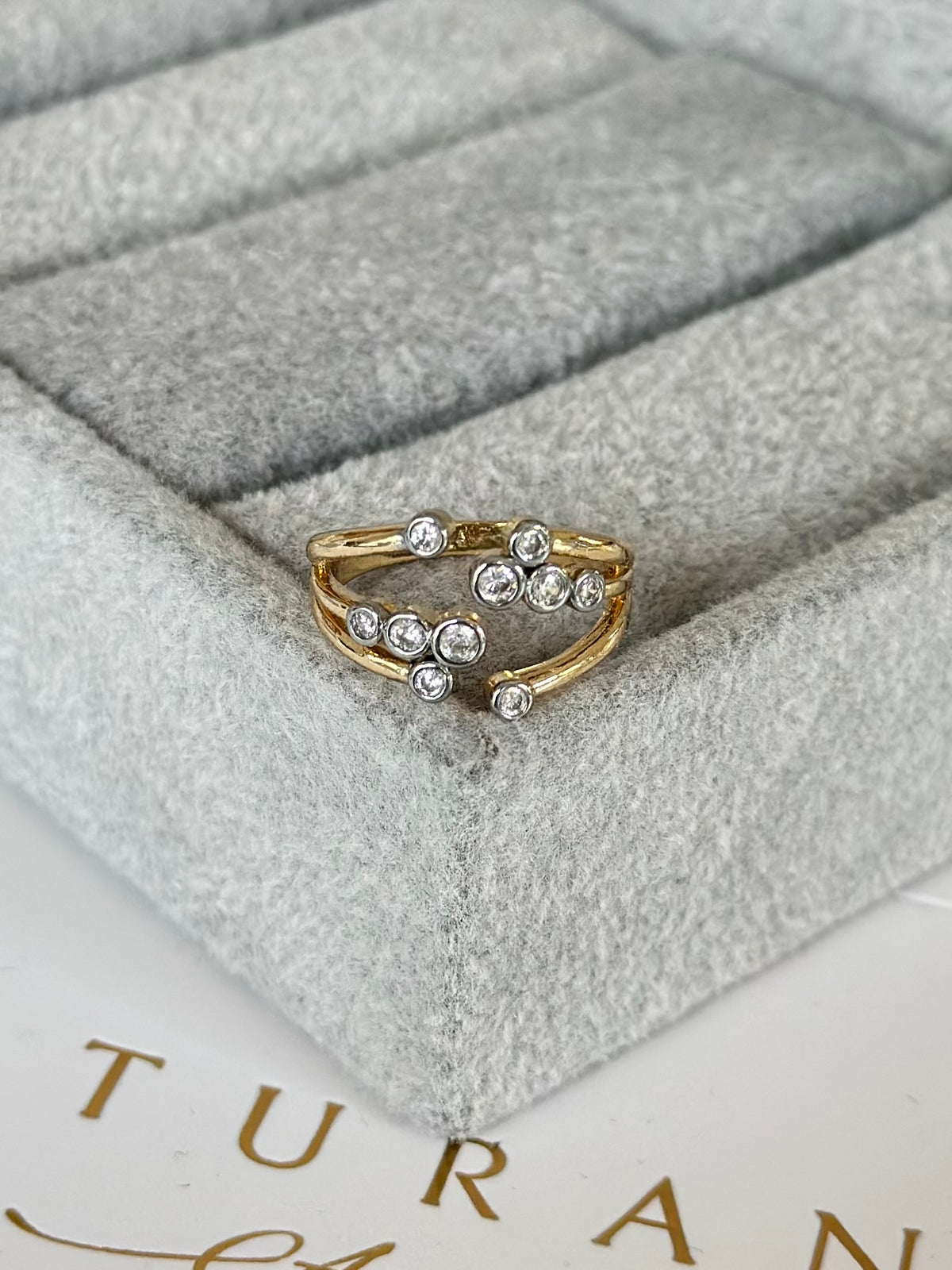 Özel Seri Damla Taşlı Yüzük