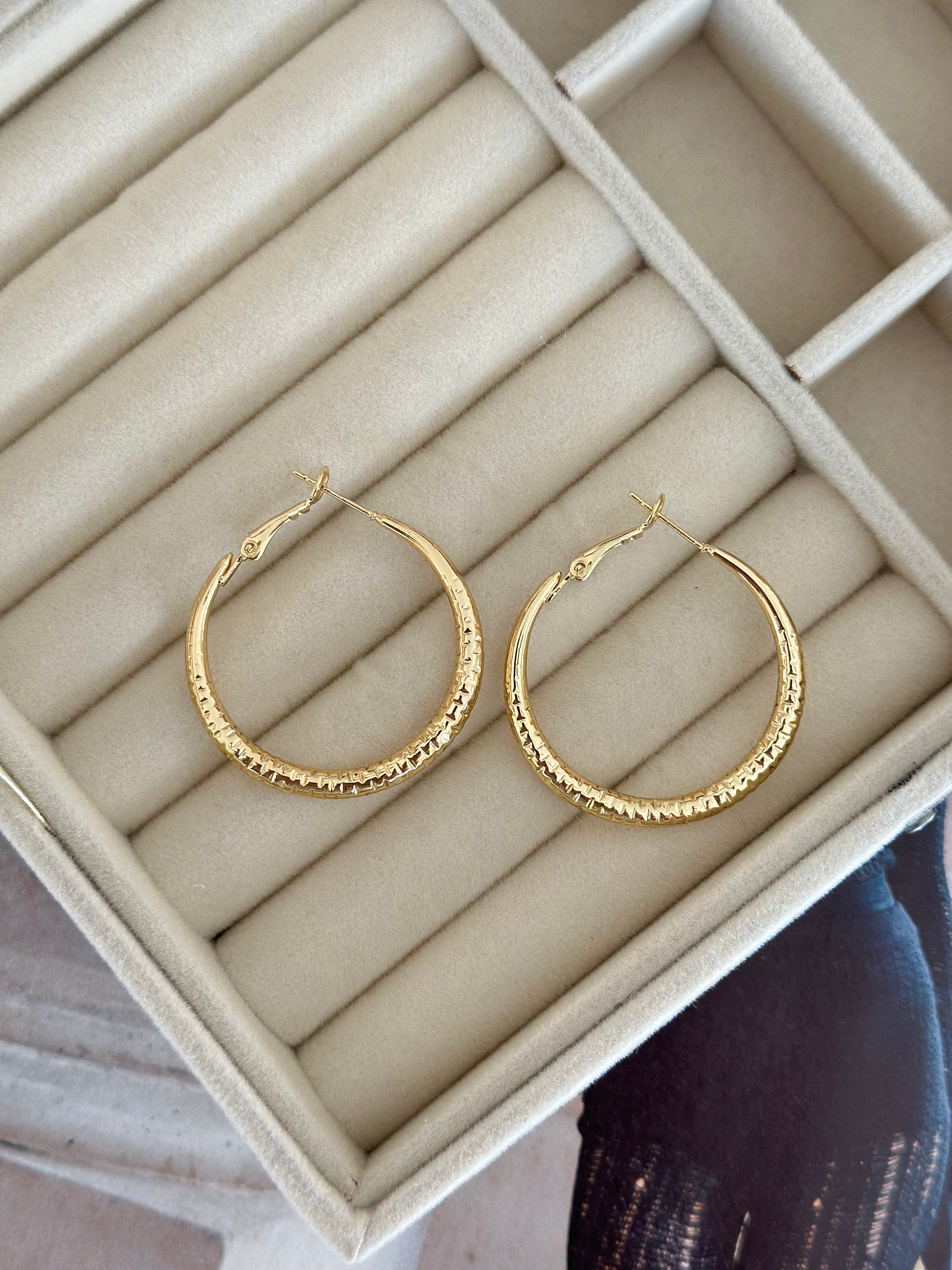 Darbeli Halka Küpe İç Çap Ölçüsü: 3 cm