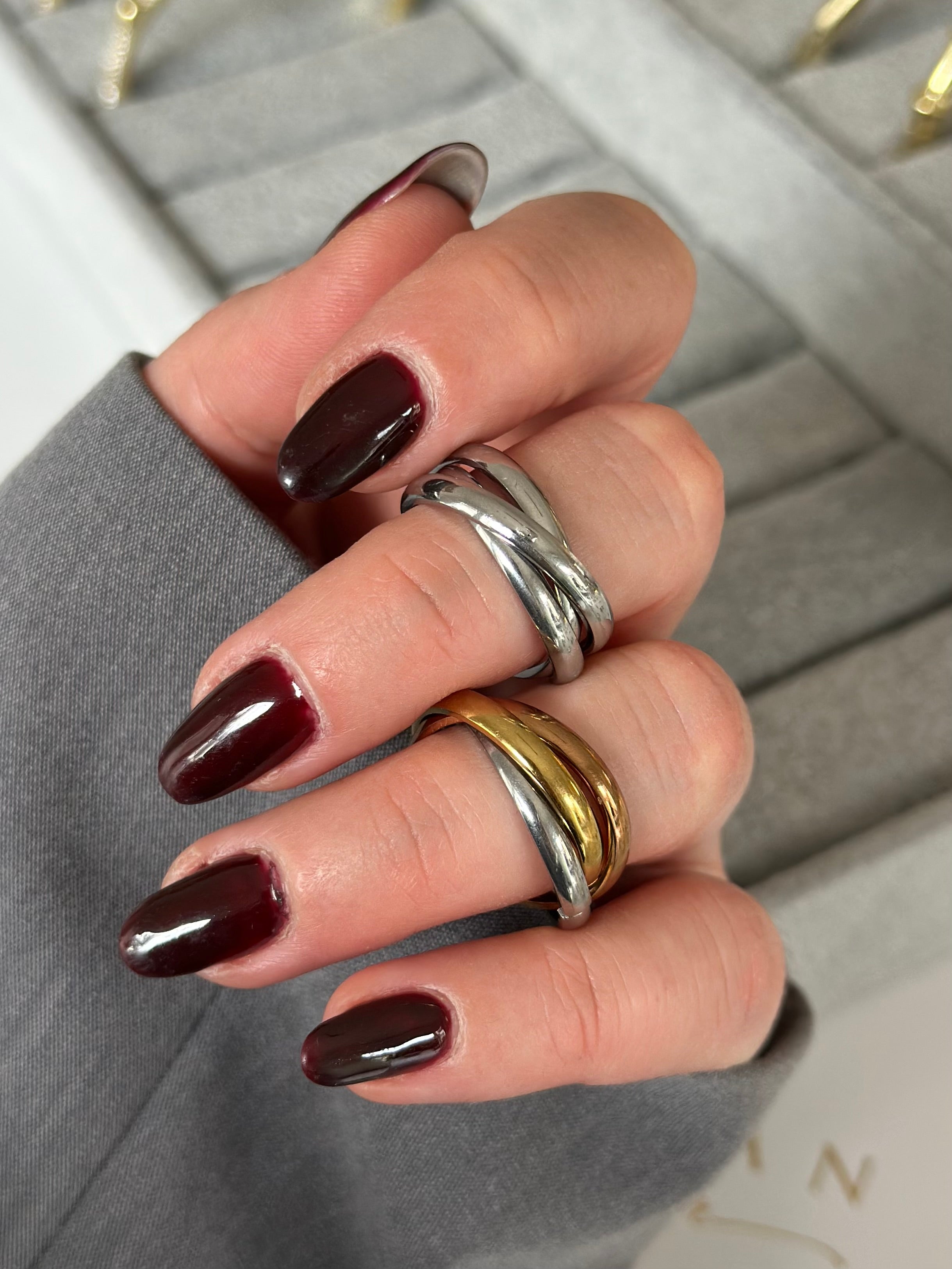 Gümüş Renk Halka Marka Yüzük