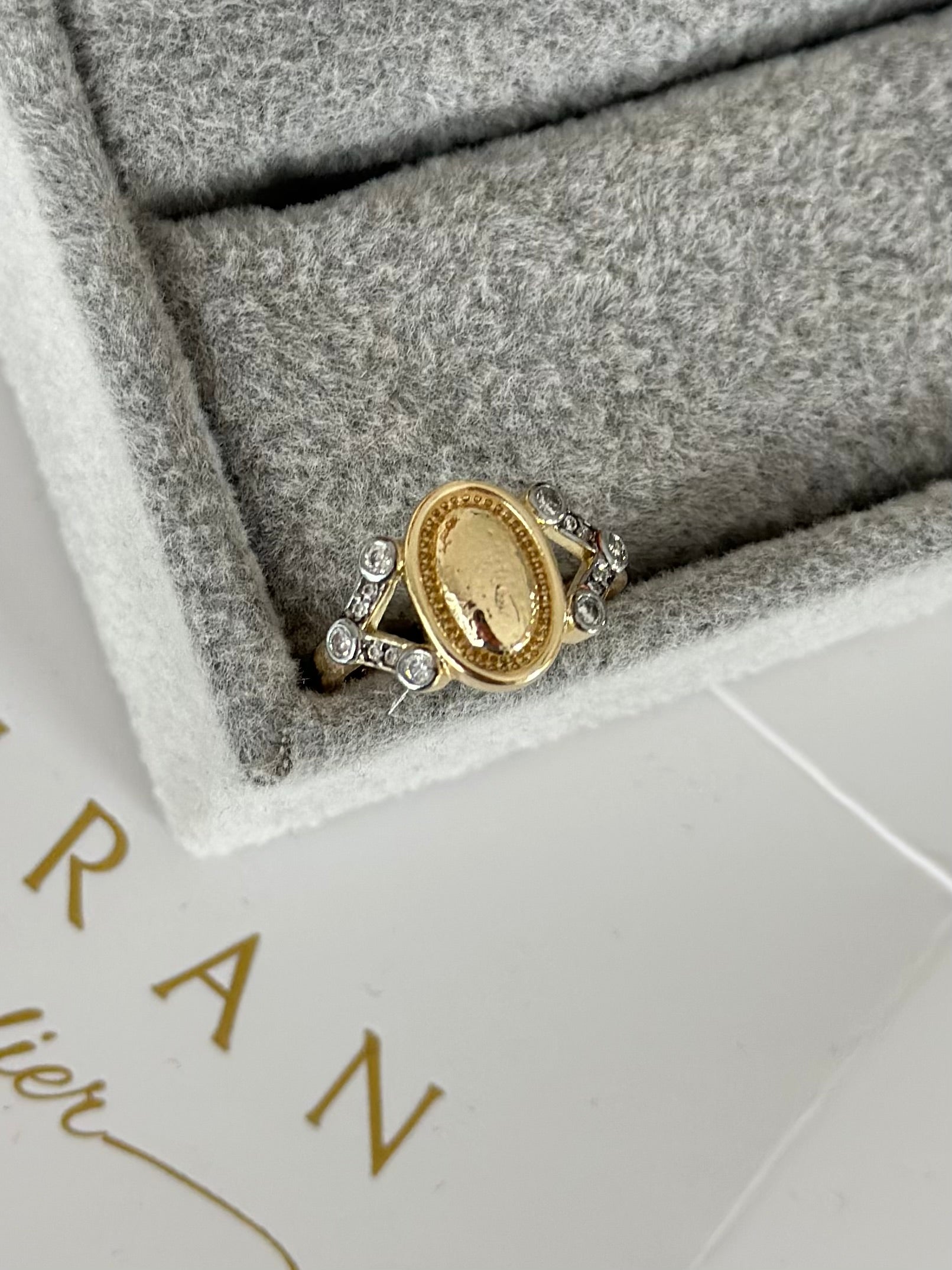 Özel Seri Oval Mini Taşlı Yüzük