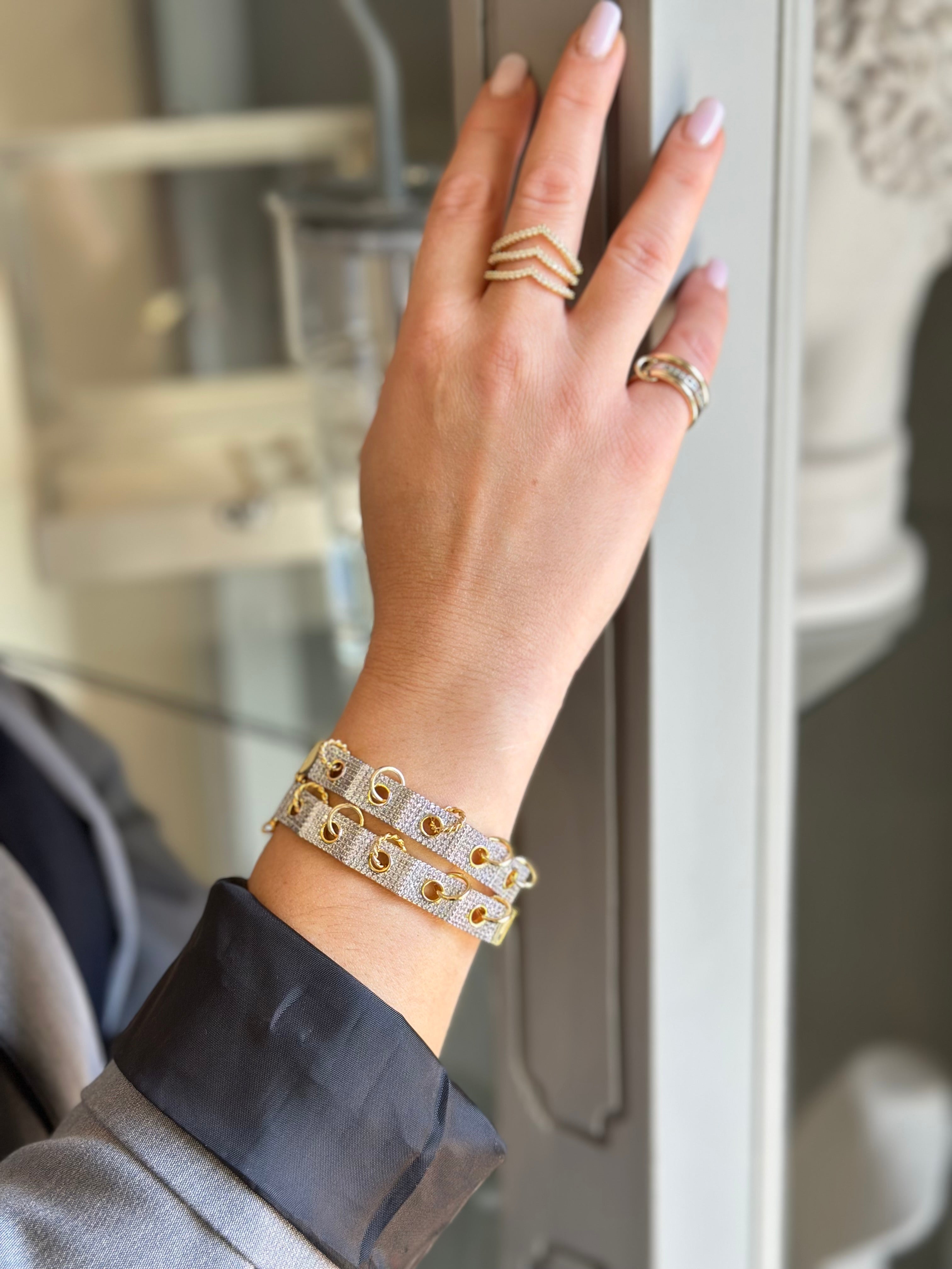 Özel Seri Spinelli Zirkon Kelepçe