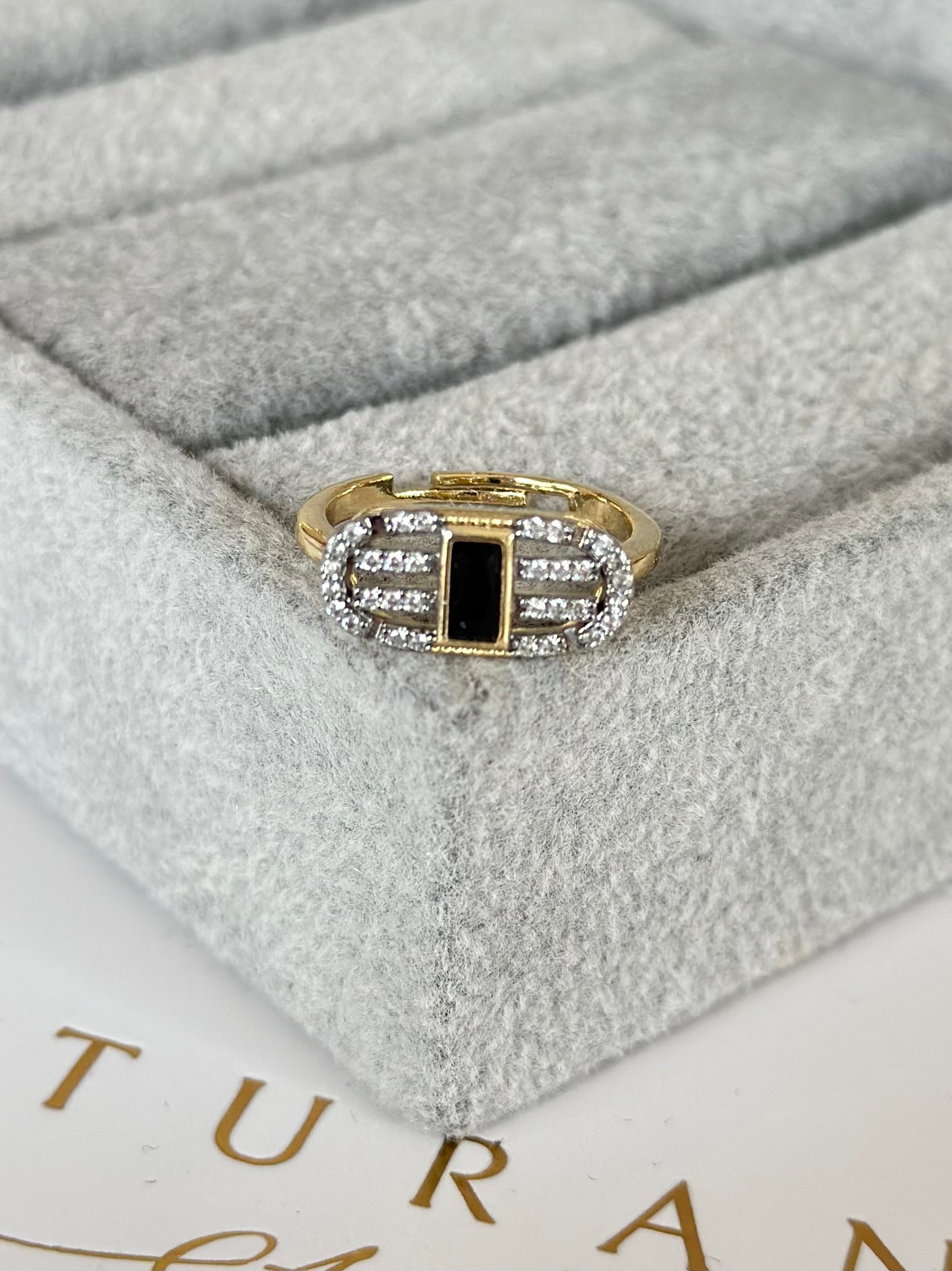 Siyah Tasarım Yüzük