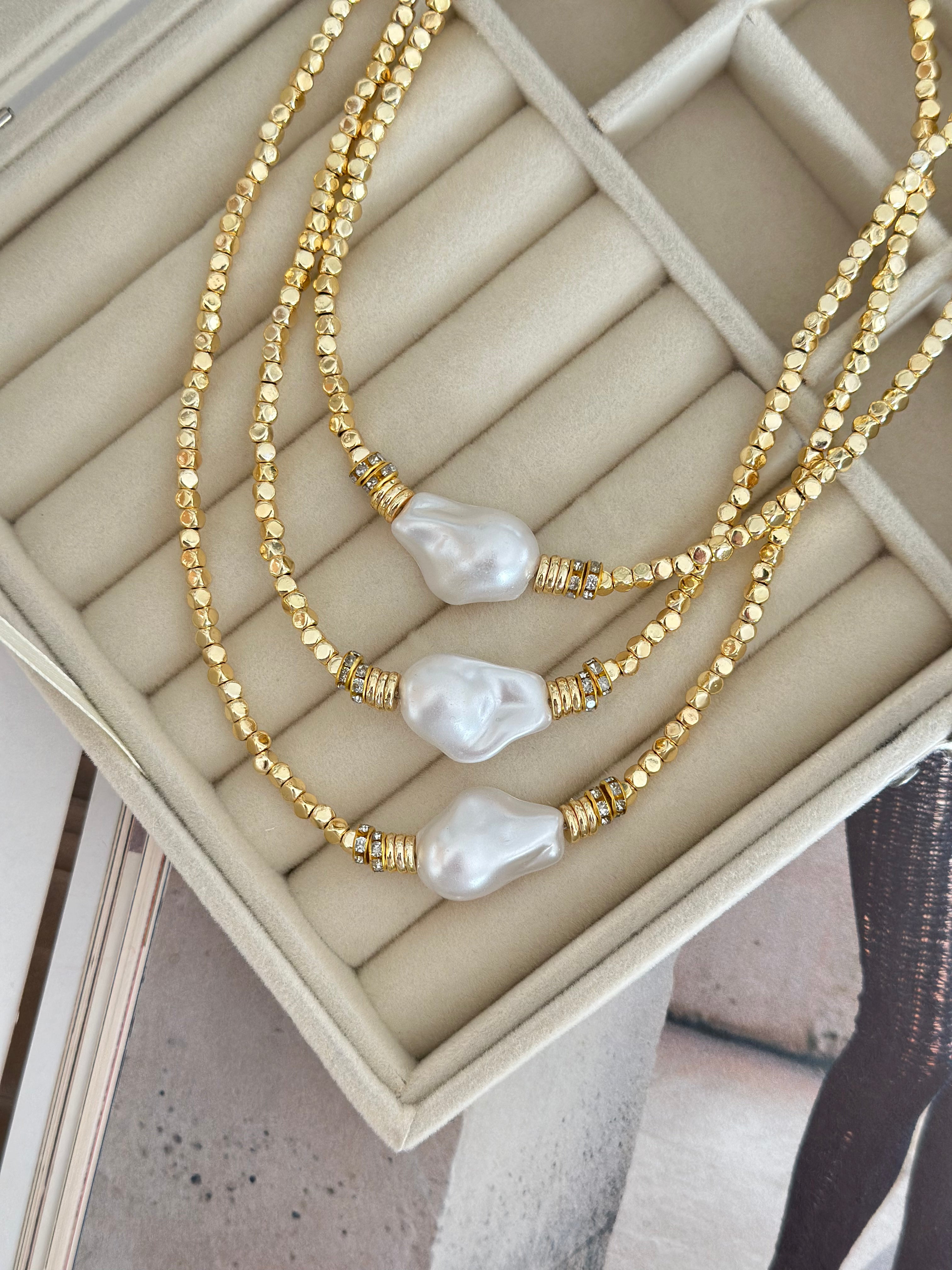 İnci Detay Küp Model Kolye