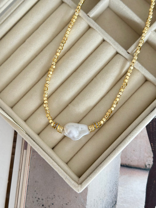 İnci Detay Küp Model Kolye