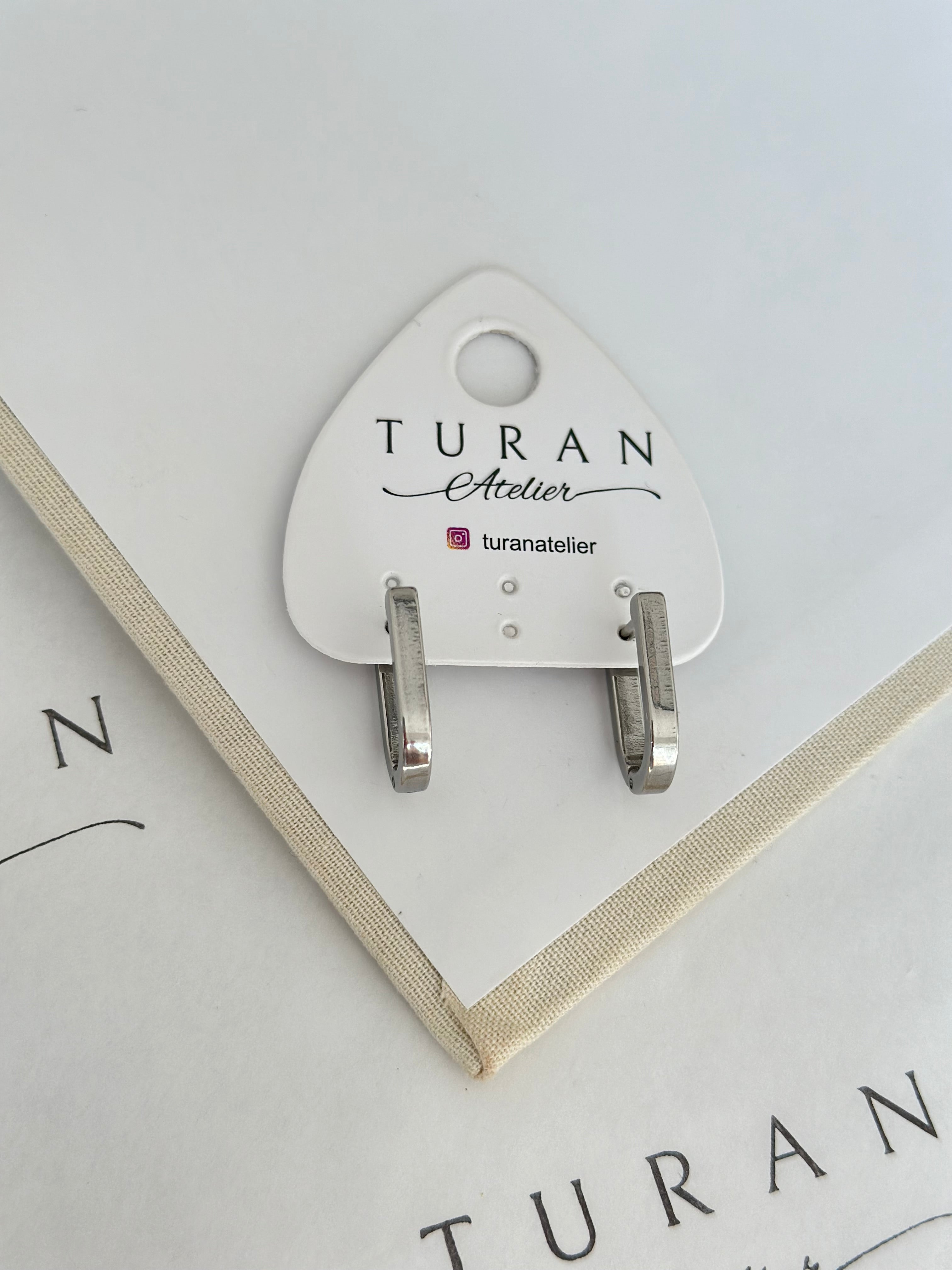 Çelik Minimal Oval Halka Küpe