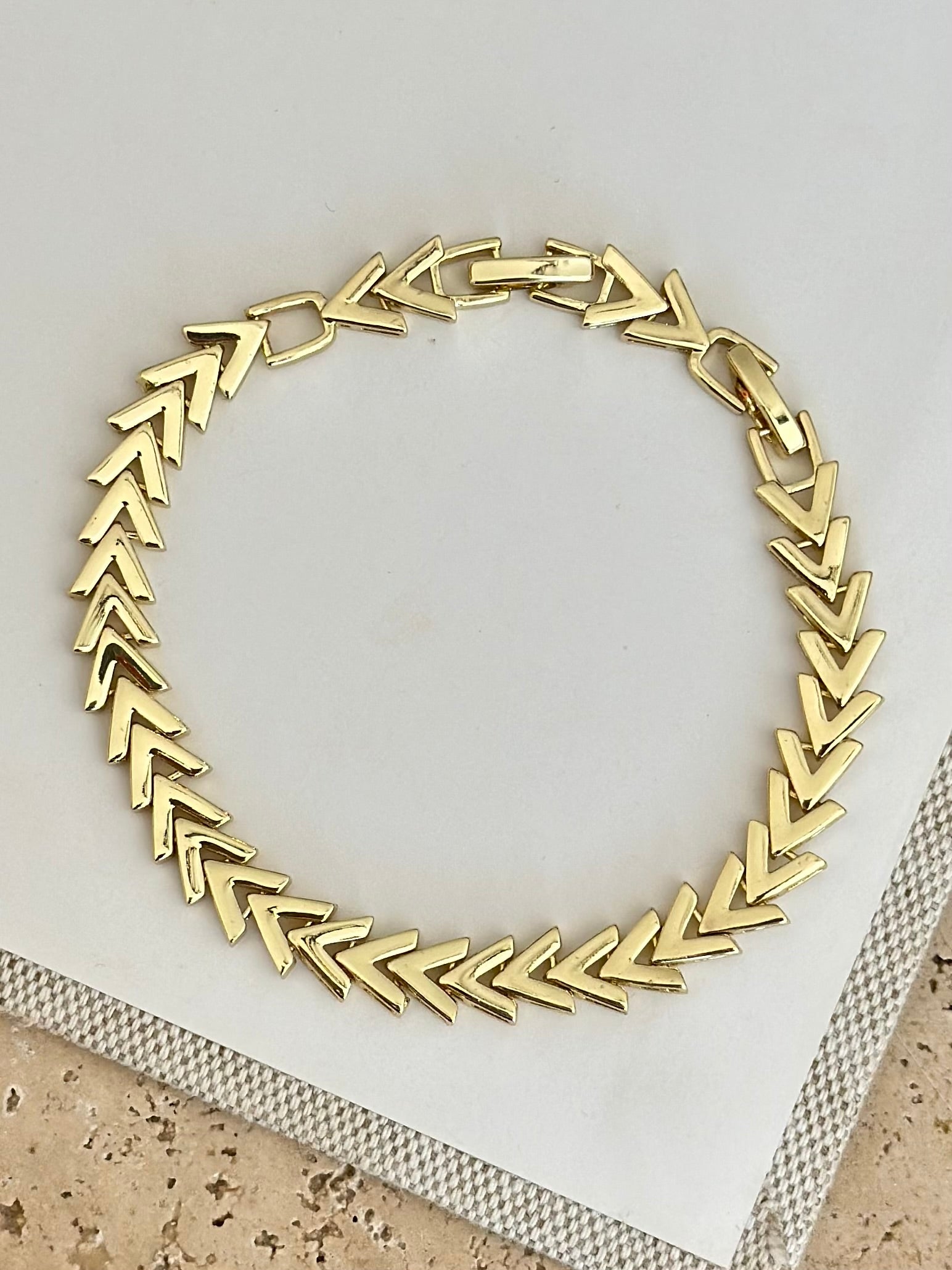 Gold V Bileklik