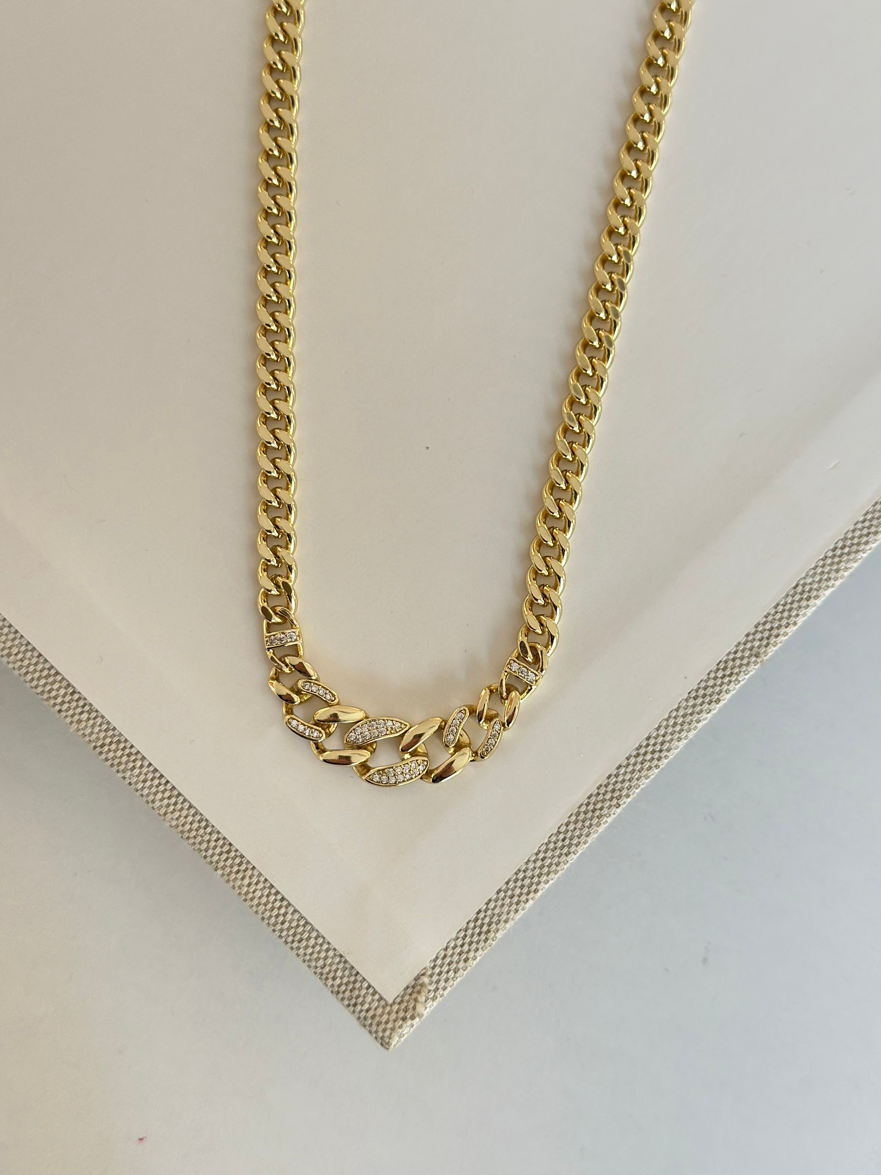 Özel Seri Taşlı Gurmet Xuping Kolye Set