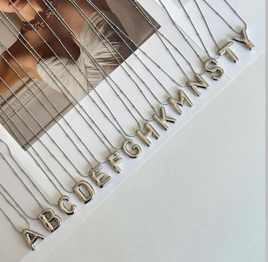 Gümüş Renk Balon Çelik Harf Kolye