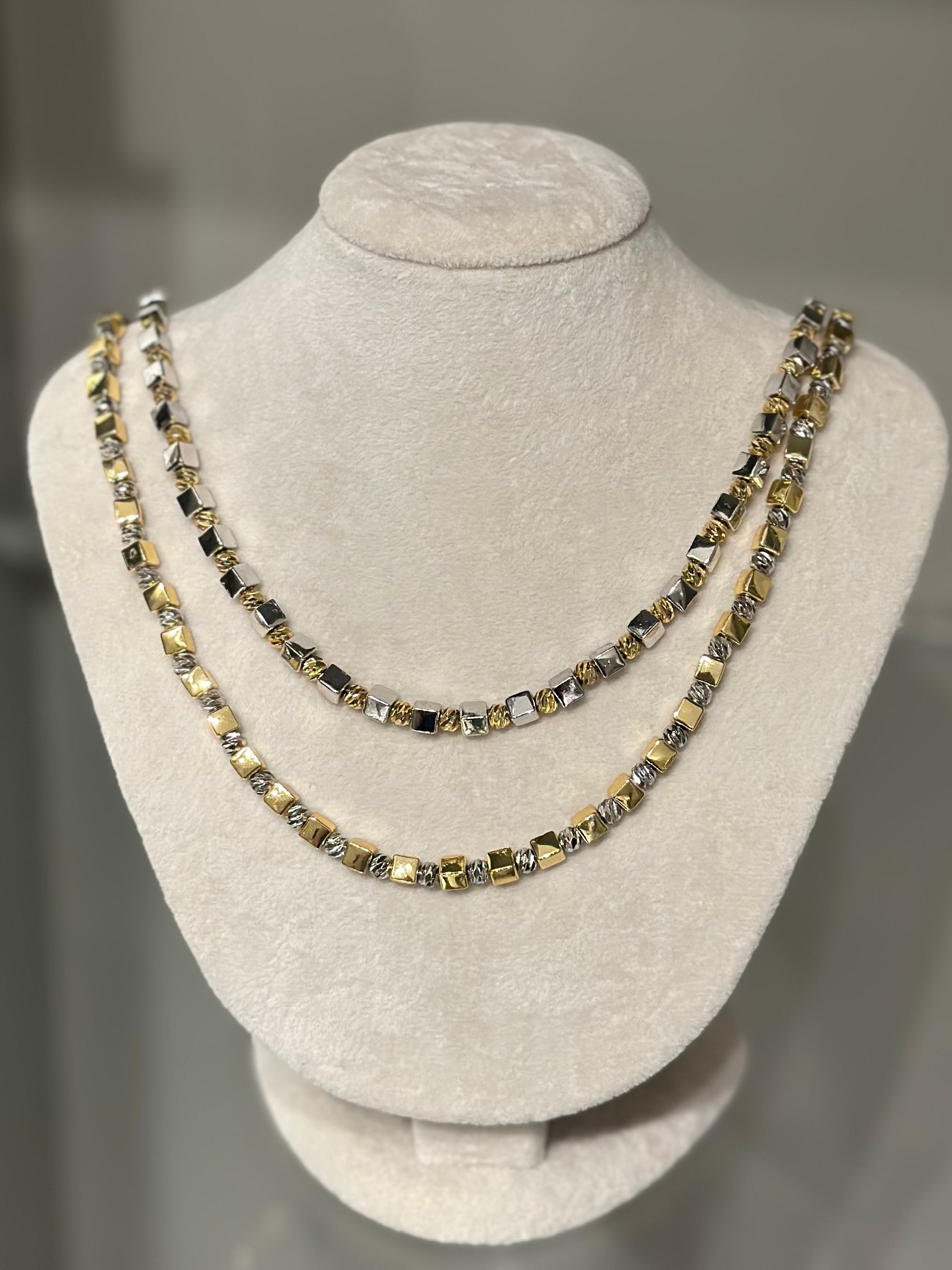 Dorika Detay Küp Model Taş Kolye