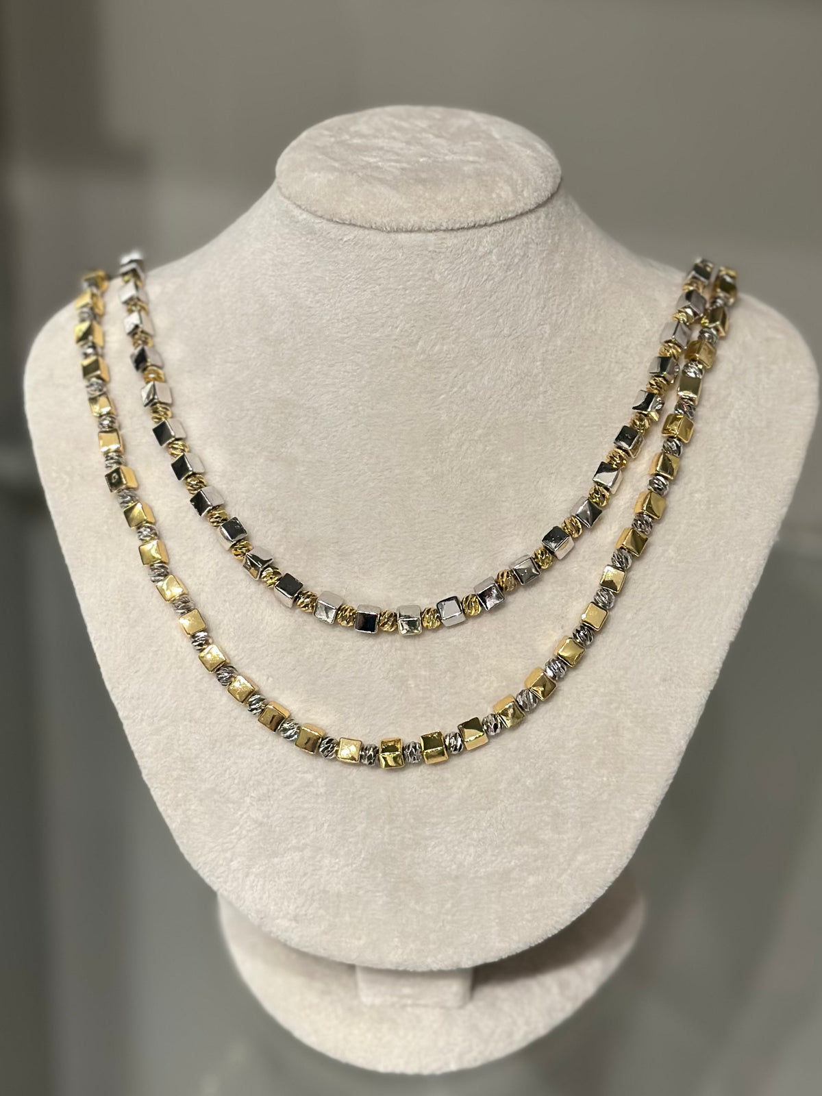 Dorika Detay Küp Model Taş Kolye