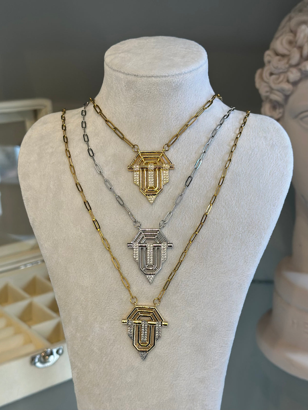 Leyla Üçgen Model Kolye