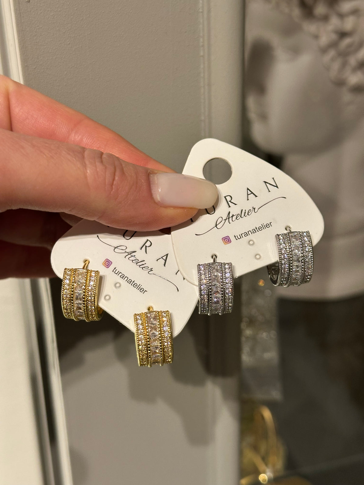 Şerit Taşlı Full Zirkon Kalın Halka Küpe