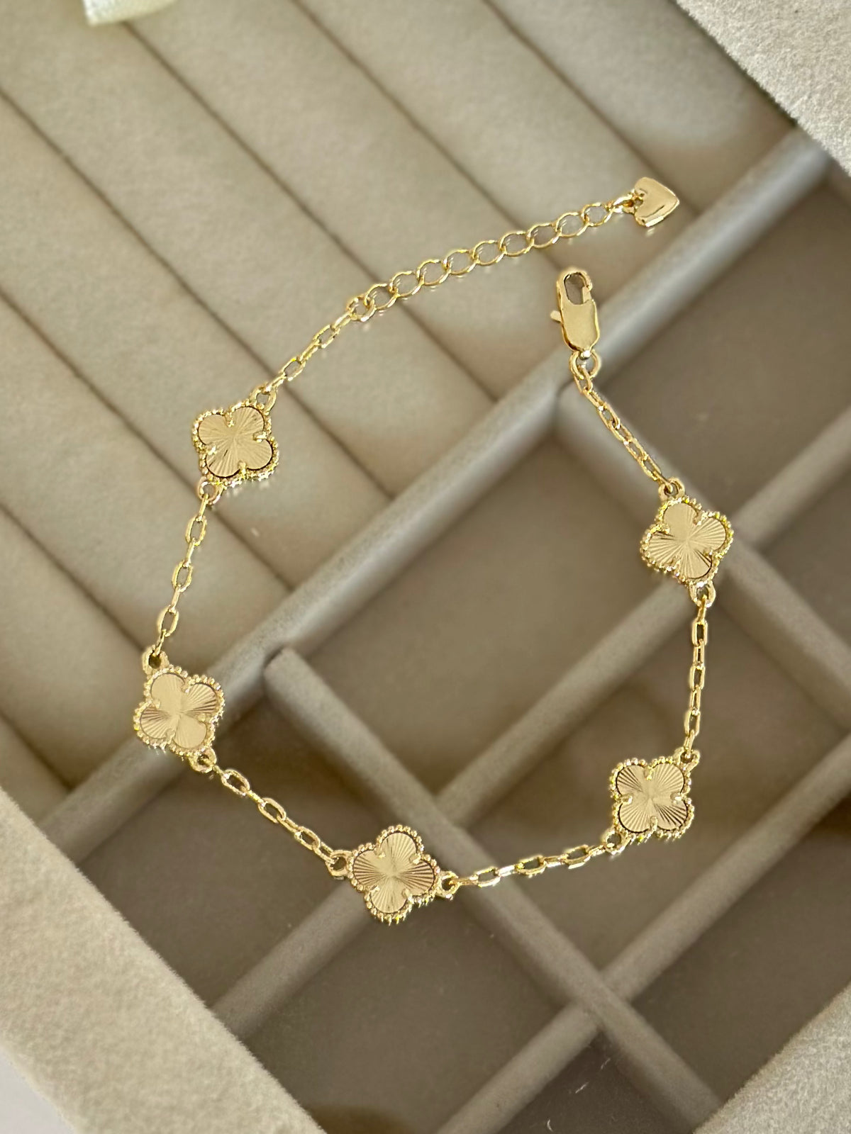 14K Renk Özel Seri Yonca Bileklik