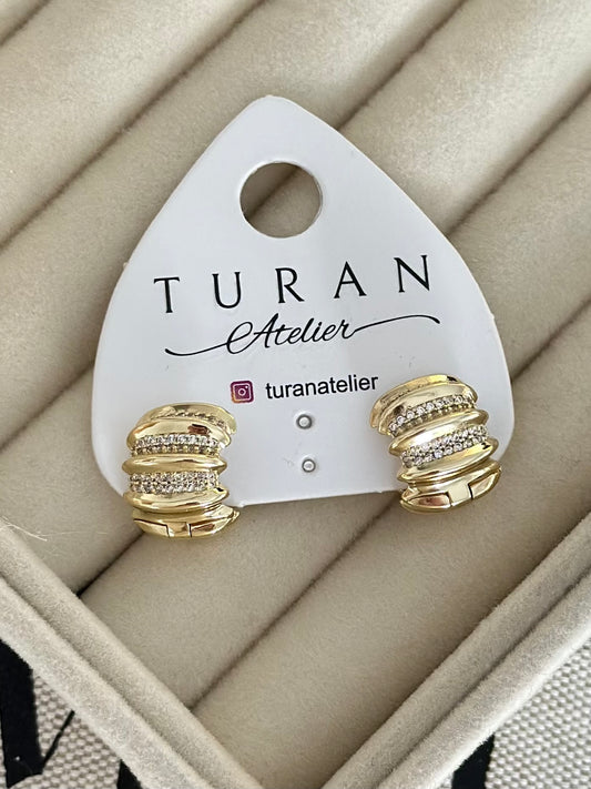 Çizgi Model Taşlı Yarım Ay Küpe