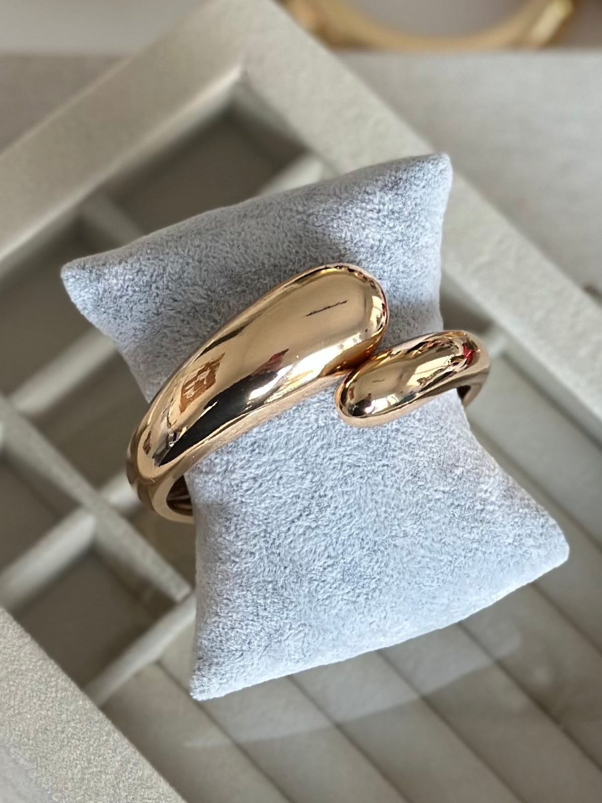 Sarmal Önden Açmalı Gold Kelepçe