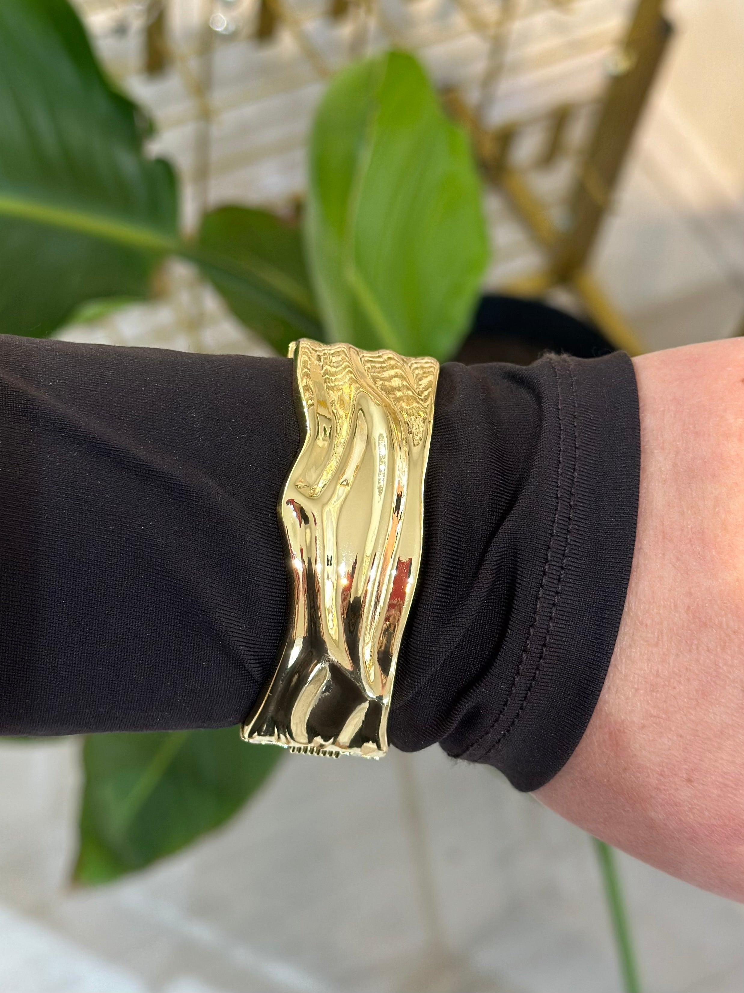 Çizgi Model Asimetrik Gold Kelepçe