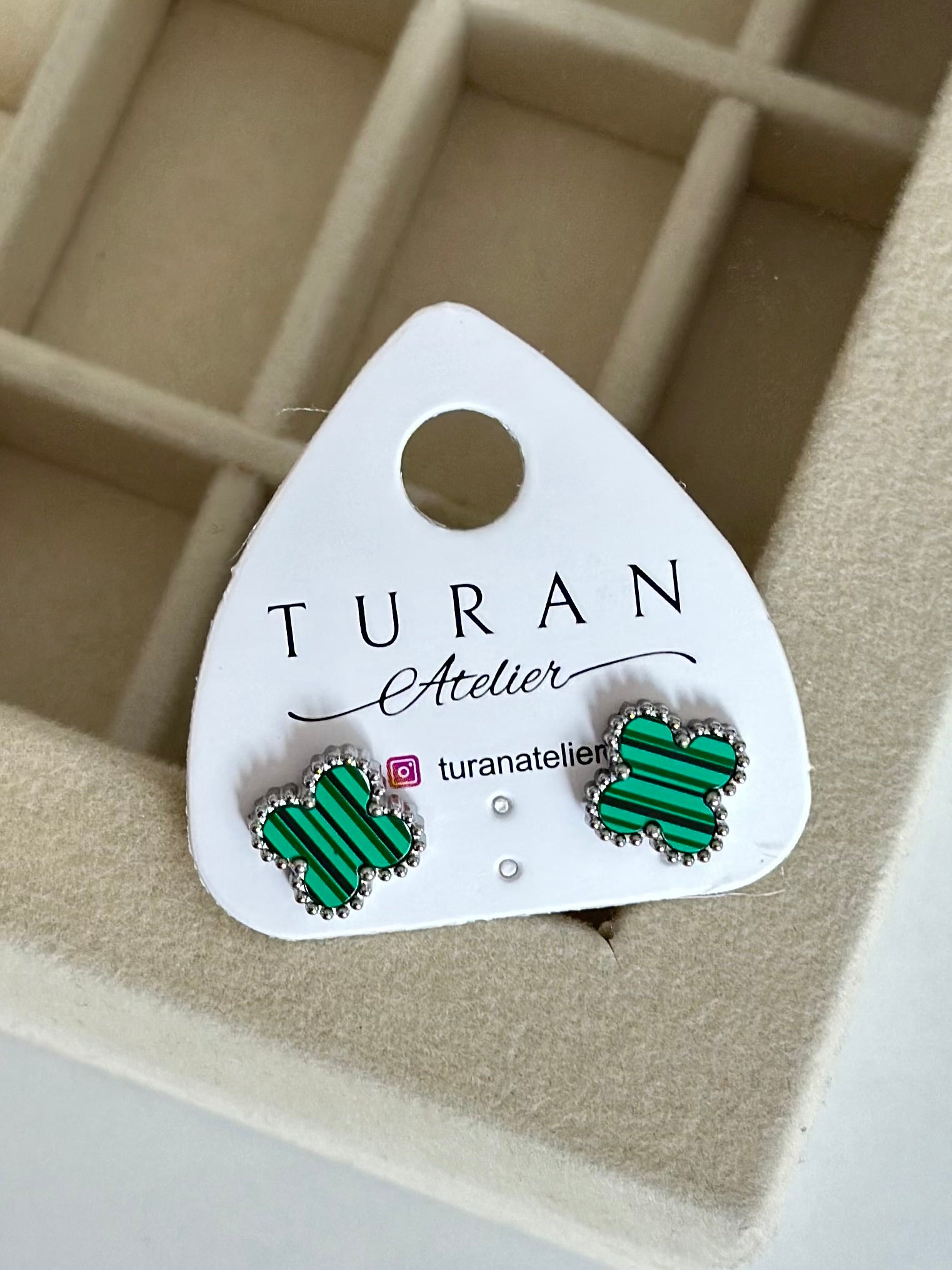 Gümüş Detay Yeşil Yonca Küpe