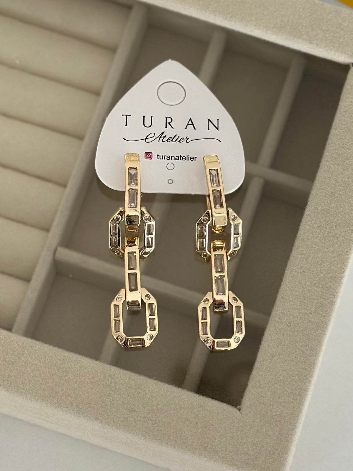 Sallantılı Baget Taşlı Devin Küpe