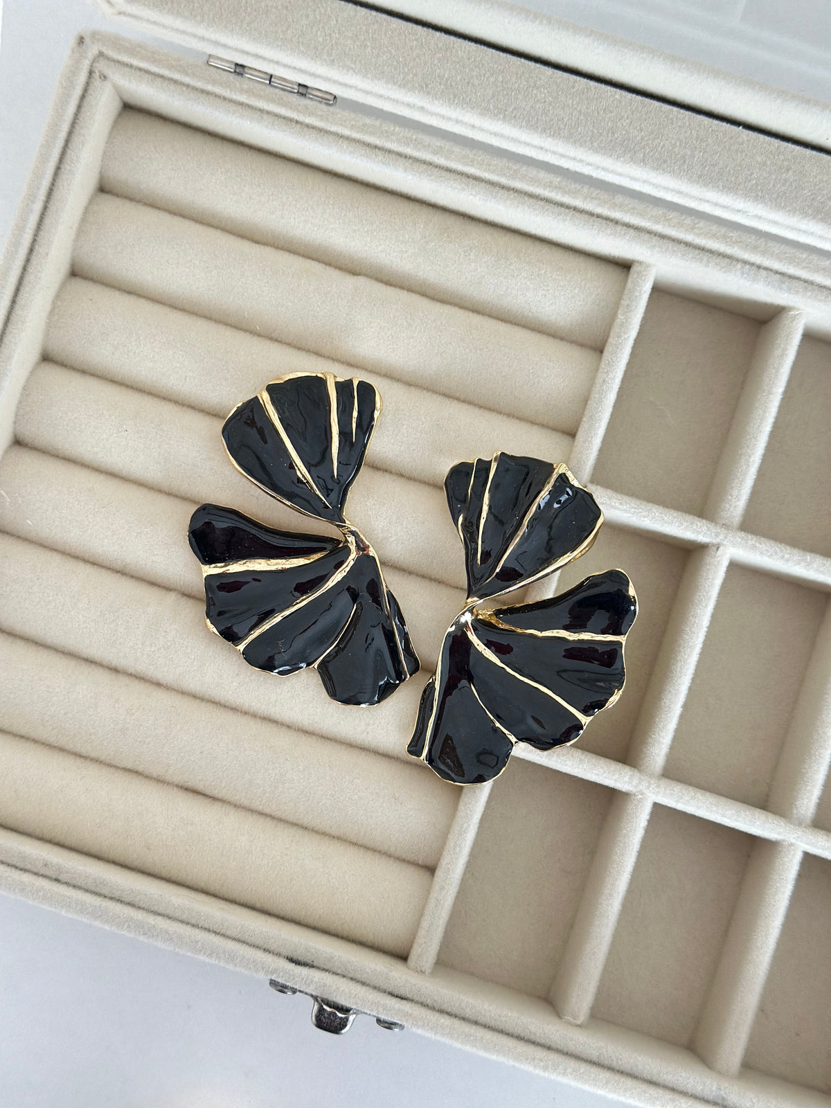 Gold Detay Renkli Yaprak Küpe