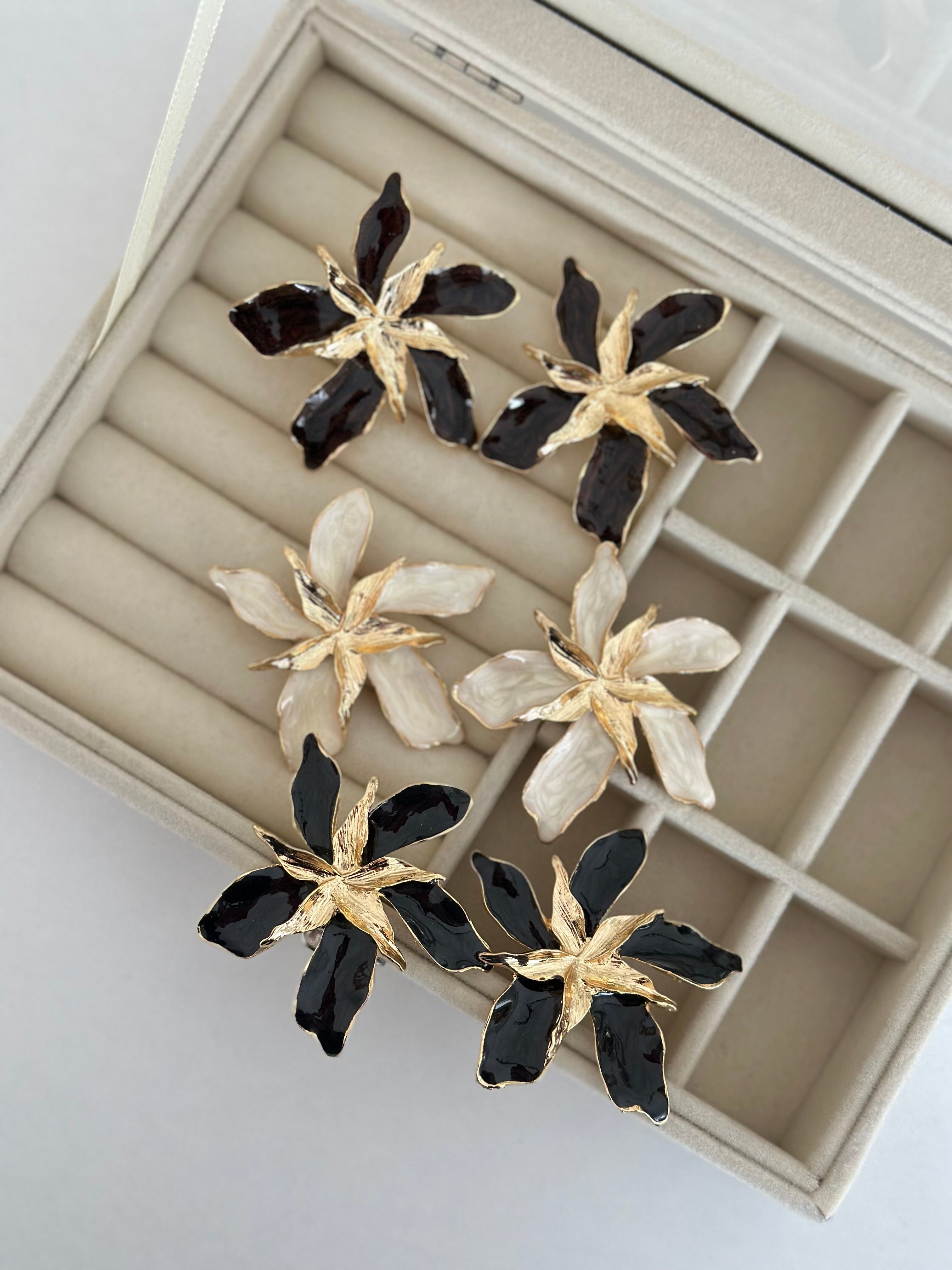 Gold Detay Renkli Çiçek Küpe