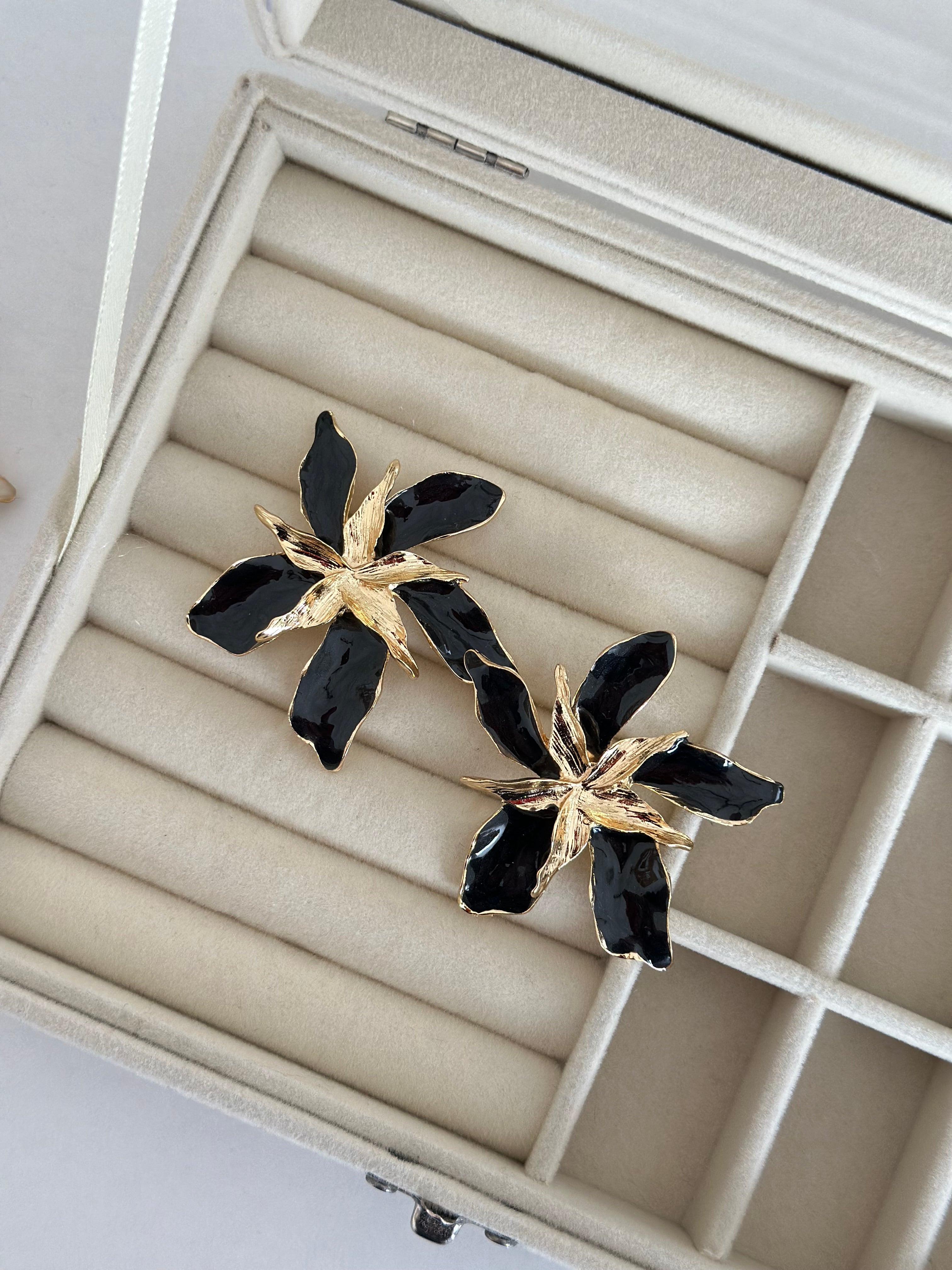 Gold Detay Renkli Çiçek Küpe