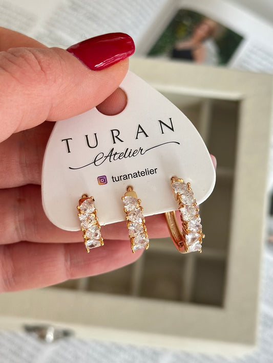 Kalp Taşlı 3lü Gold Küpe Kombini