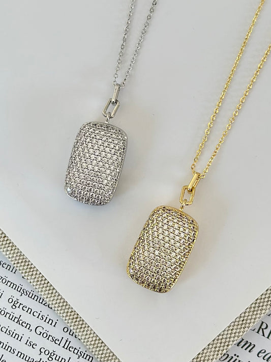 Açılır Kapaklı Zirkon Taşlı Dikdörtgen Formlu Kolye