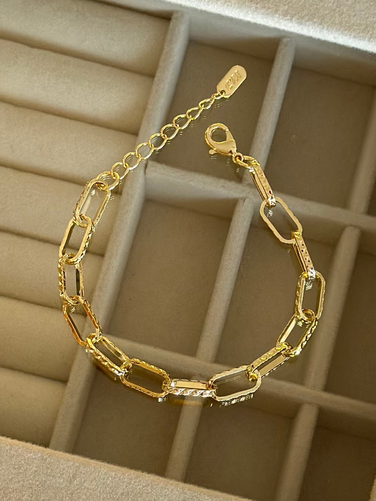 Darbeli Ataç Bileklik